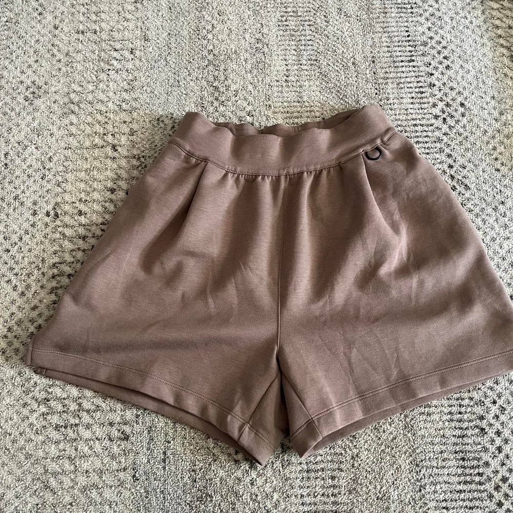 Nike dri-fit highwaist shorts athletic fitness breathable gym yoga pockets xs